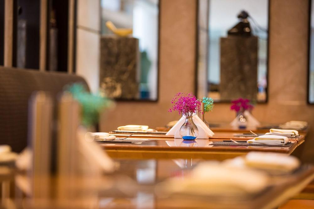 Gehua New Century Hotel Beijing Exterior photo